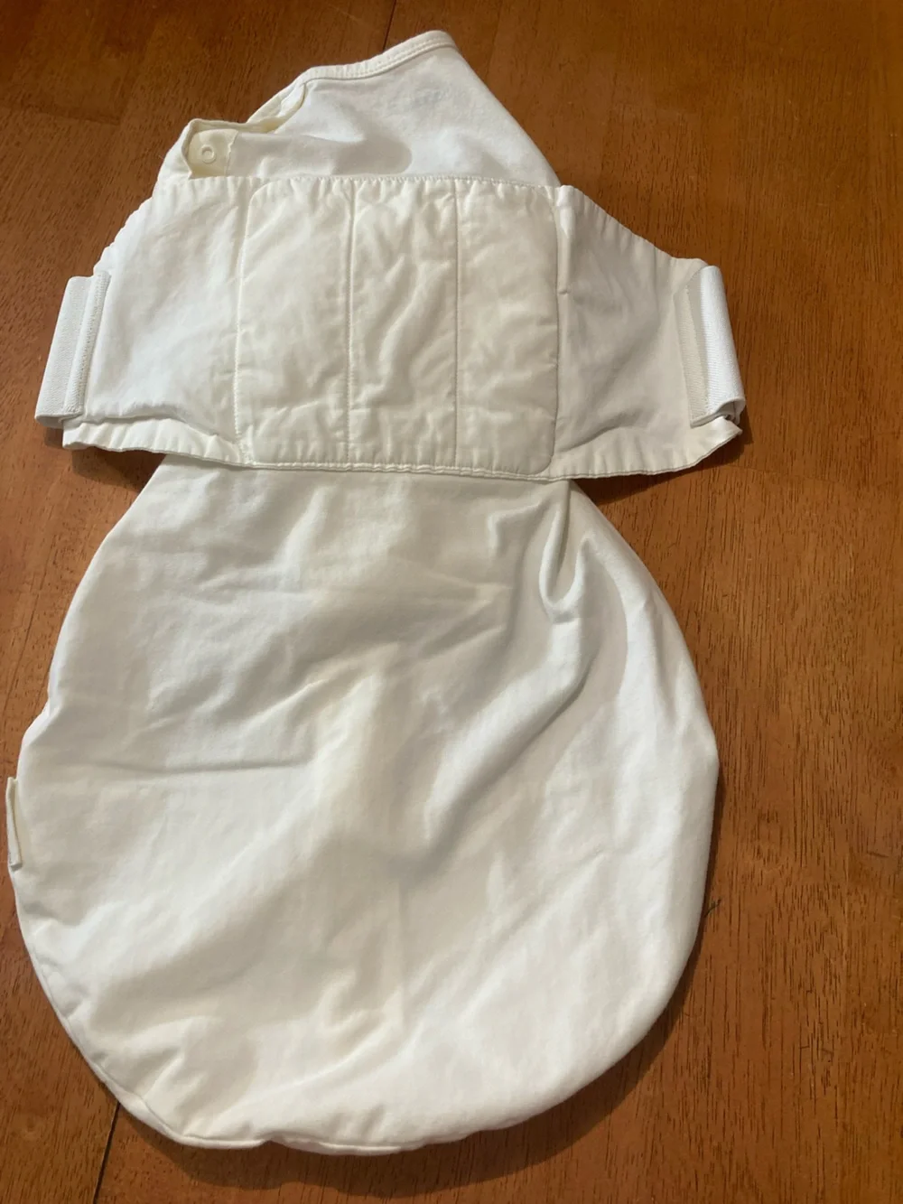 Set of 2 Happiest Baby swaddles from SNOO - Small 0-2 M and Medium 2-4 M - cream